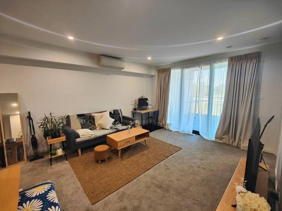 Lakeside Apartment, Walking Distance To Foreshore Kingston Екстер'єр фото